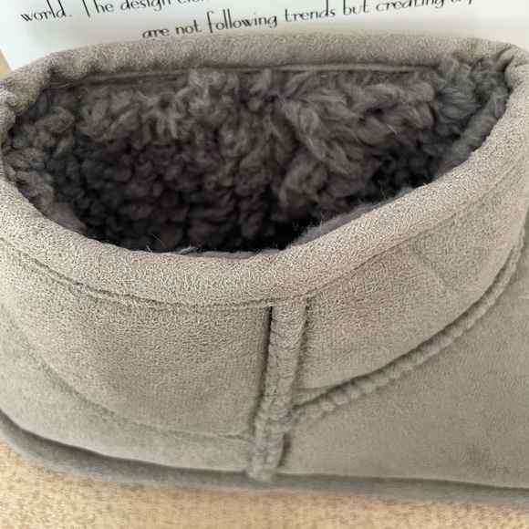NWT Women’s Memory Foam Sherpa Boot Slipper Shoes - Picture 5 of 9